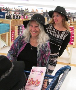 Yael Magen with her mother and co-author Sheryl Mendlinger. 